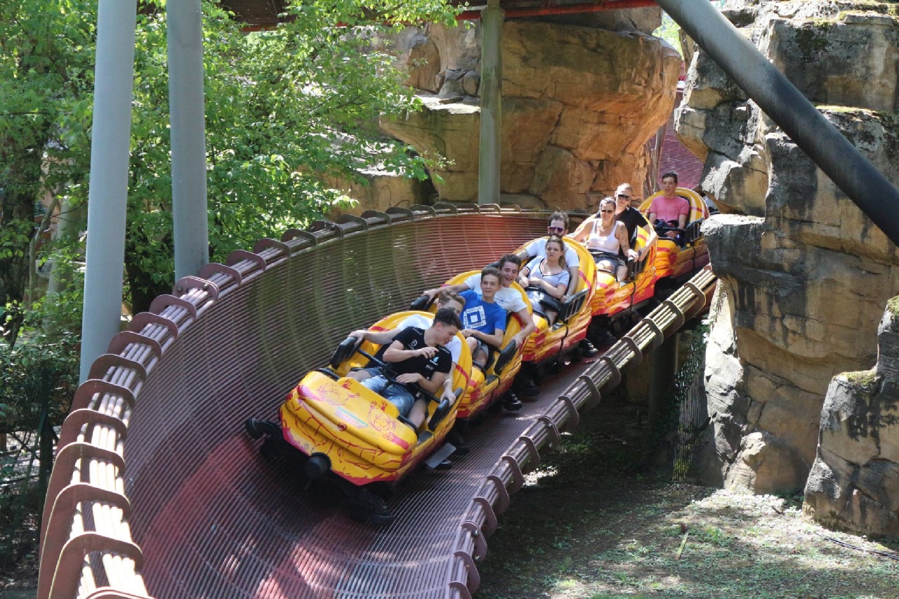 Parc Asterix; Shows, attracties en achtbanen - Reisliefde